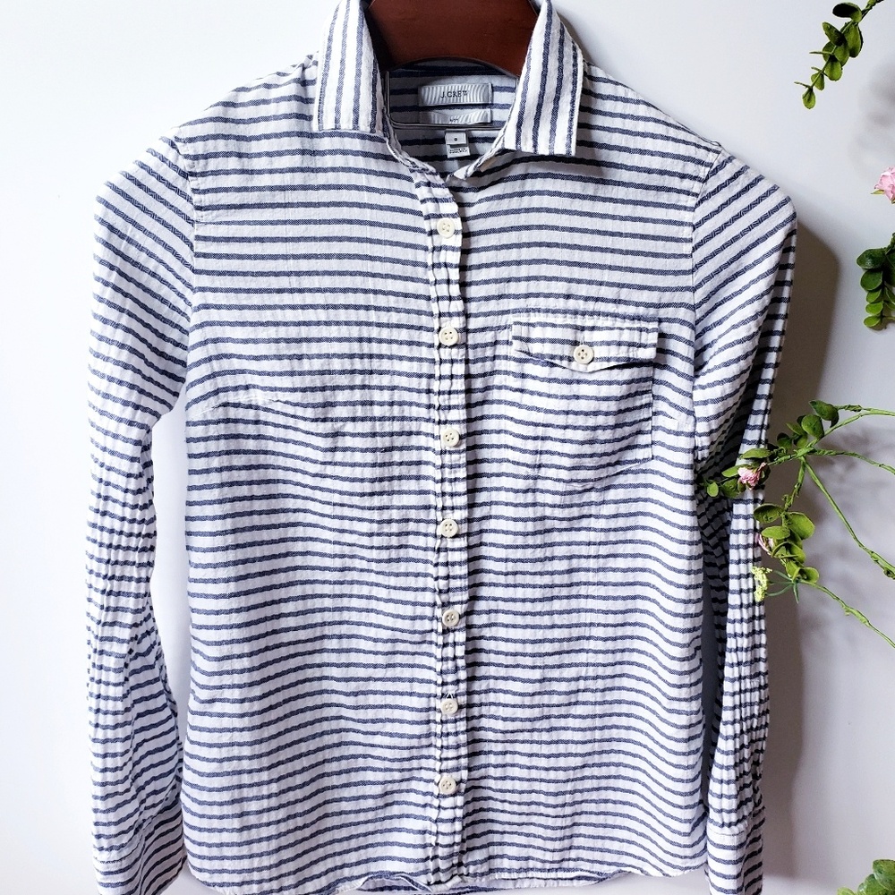 🌿J. Crew Boy🌴Long Sleeve Button Down - Size 0